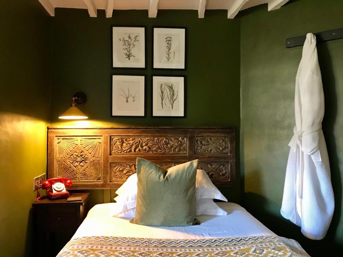 The Bridge House Bed & Breakfast Брайдпорт Екстериор снимка