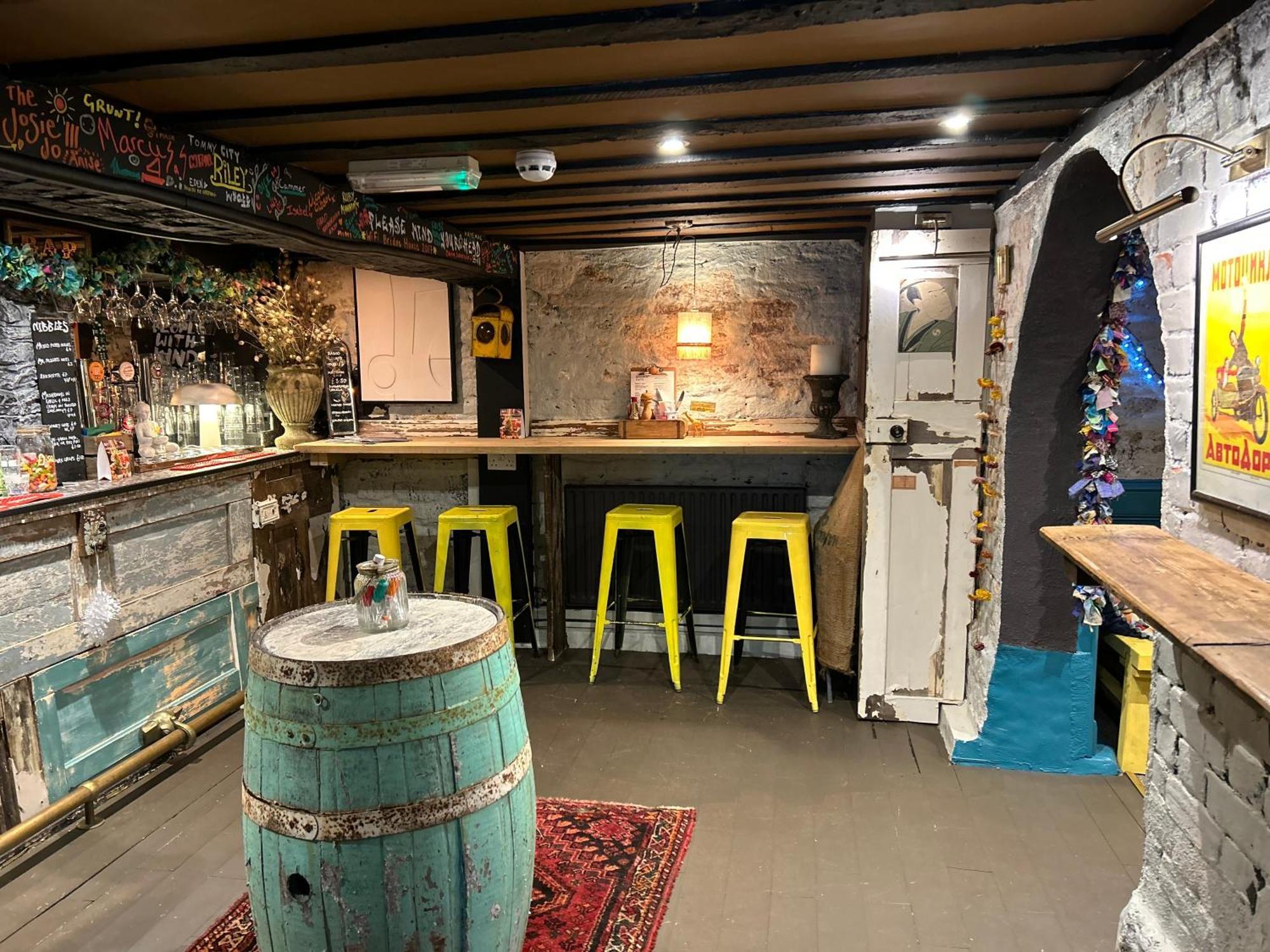 The Bridge House Bed & Breakfast Брайдпорт Екстериор снимка