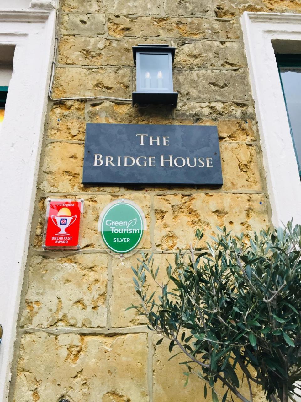 The Bridge House Bed & Breakfast Брайдпорт Екстериор снимка