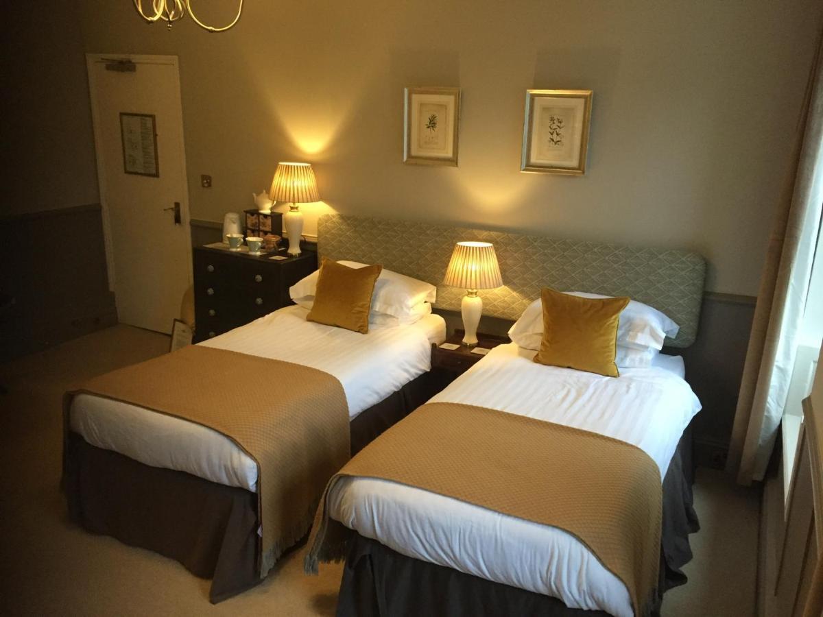 The Bridge House Bed & Breakfast Брайдпорт Екстериор снимка
